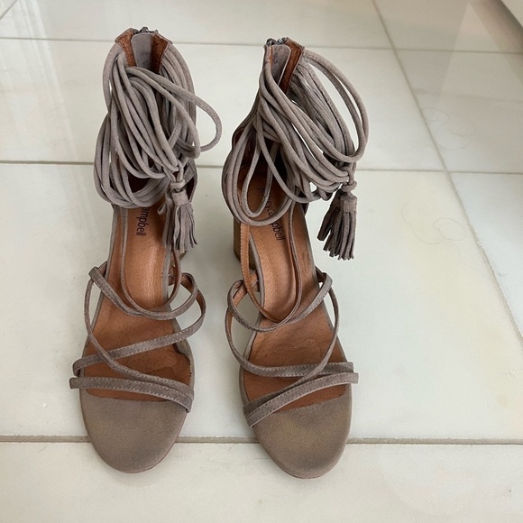 Jeffrey Campbell despina taupe suede heels - Picture 3 of 5